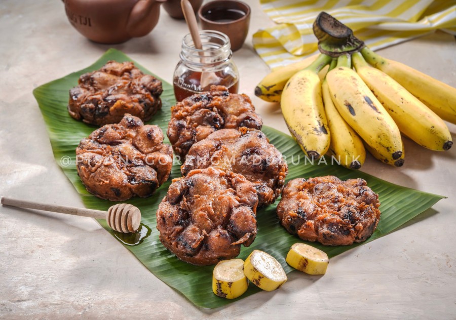 pisang goreng madu traditional